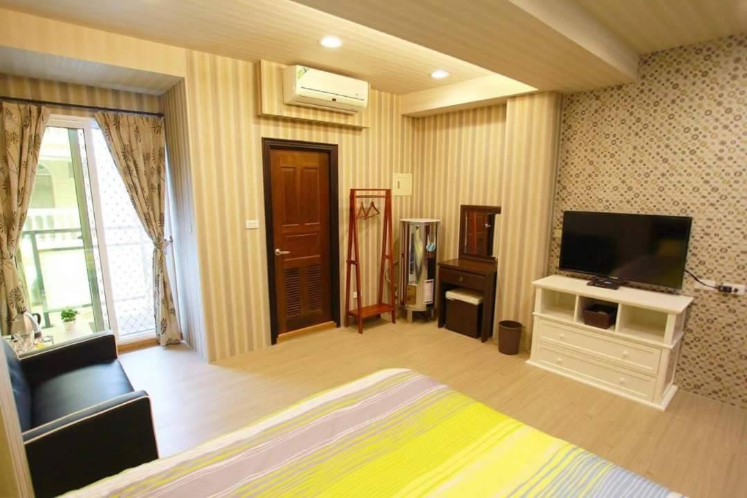 Dream Lake Tainan Extérieur photo